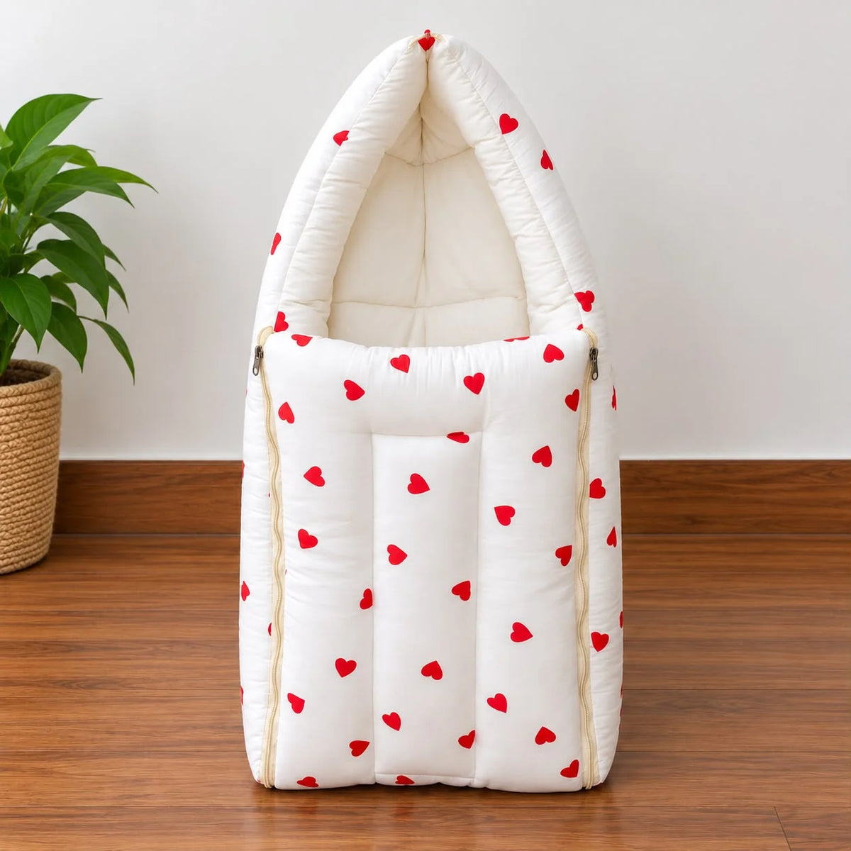 Crinkled Muslin Baby Carry Bed - Red Hearts