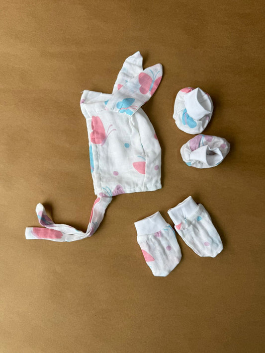 Muslin cap, mitten and booties - Butterfly
