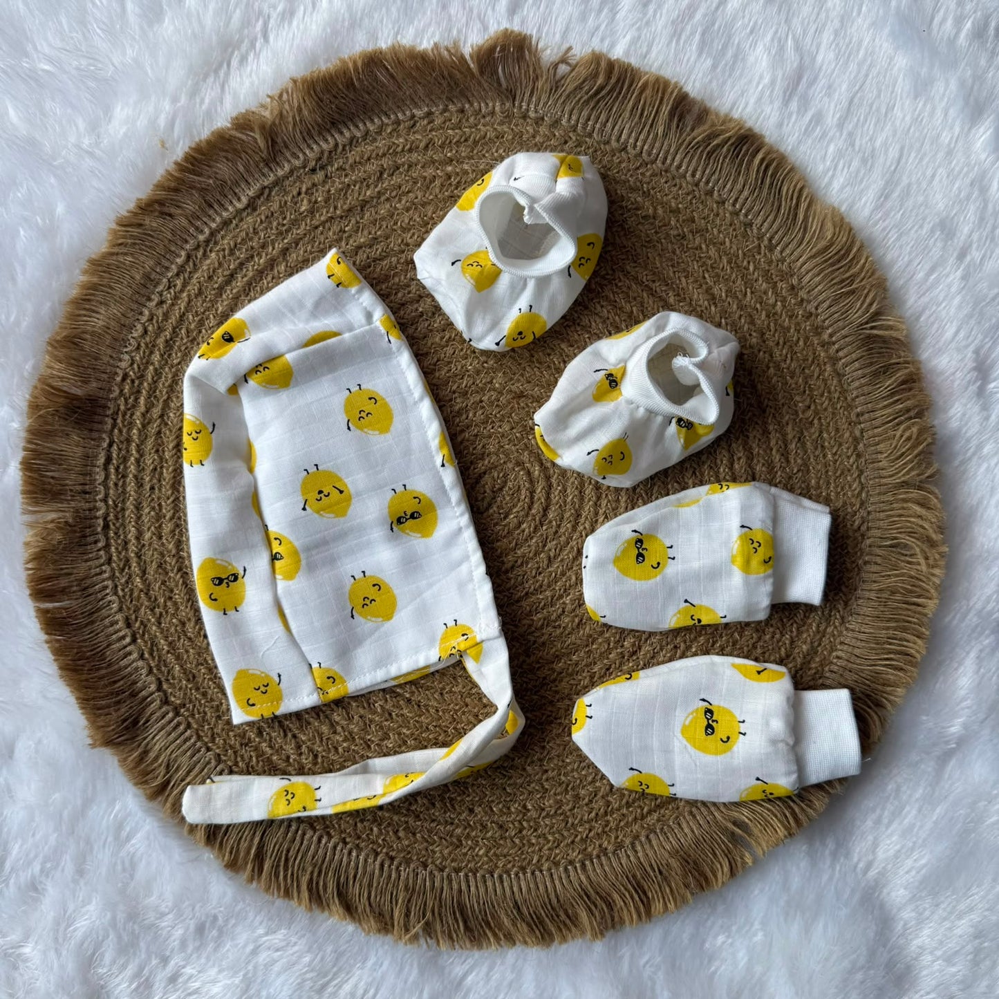 Muslin cap, mitten and booties - Smiley Faces