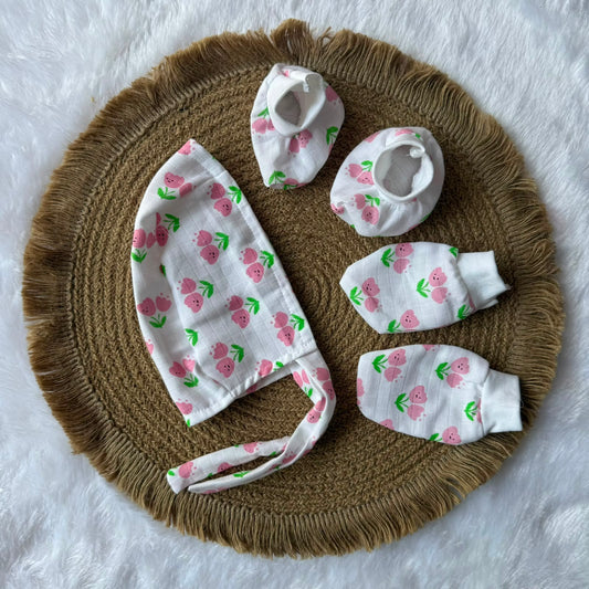 Muslin cap, mitten and booties - Pink Flowers