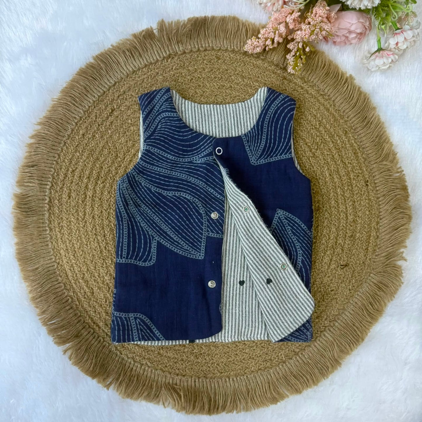 Reversable Muslin Baby Jabla - Navyblue & White Hearts