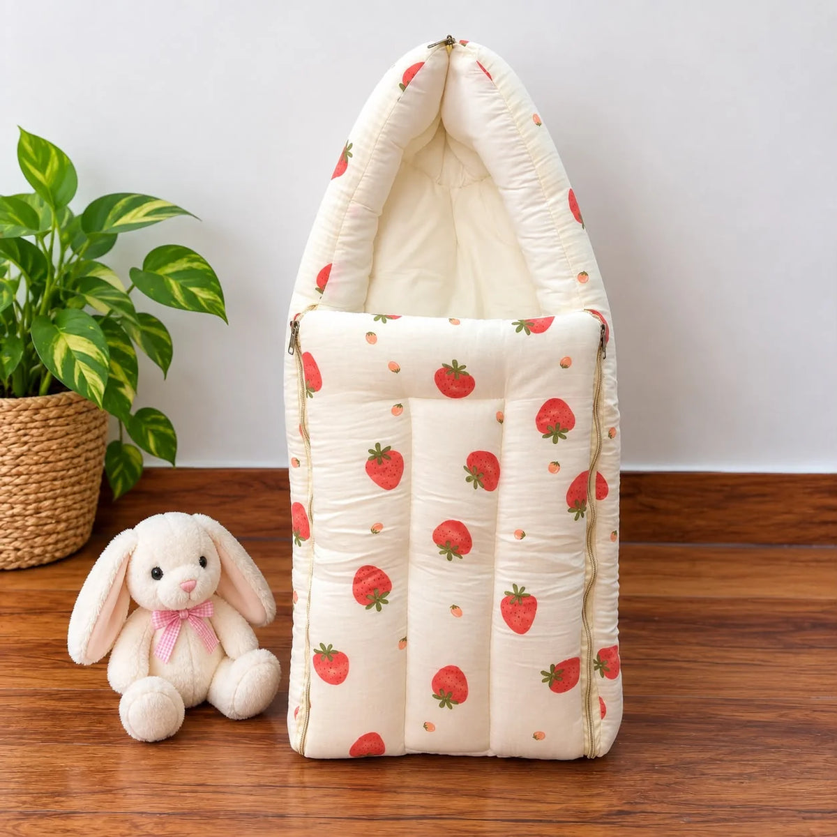 Crinkled Muslin Baby Carry Bed - Strawberry
