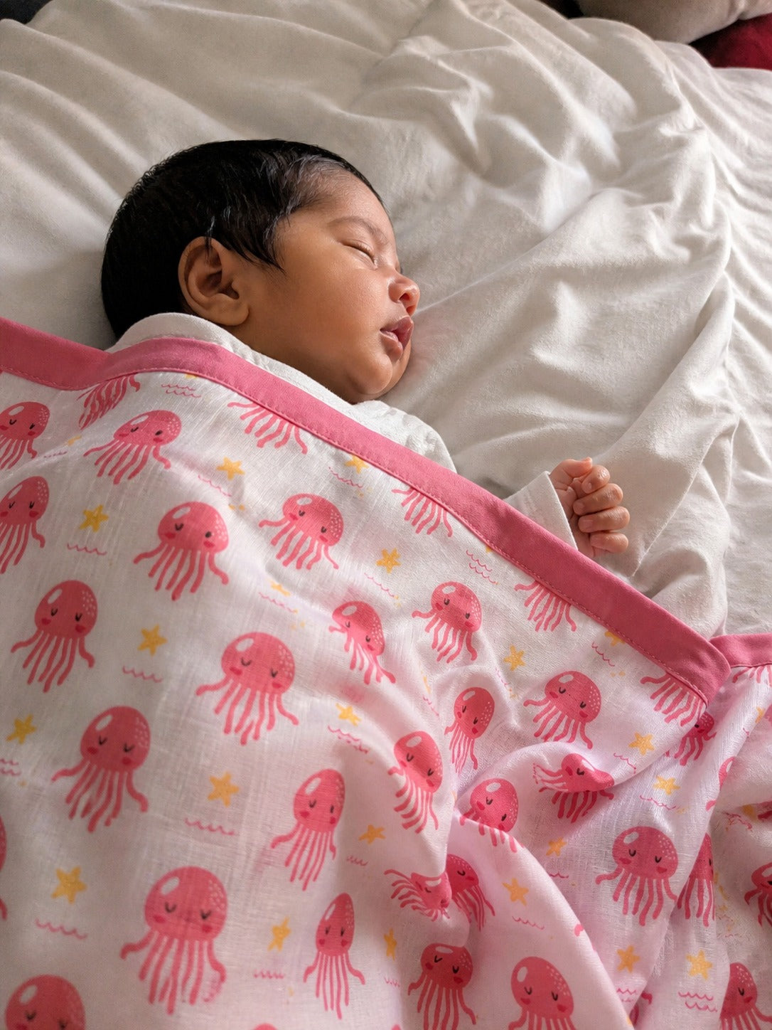 Premium 100% Muslin Baby Blanket – 5-in-1 Multi-Use Essential for Newborns - JellyFish